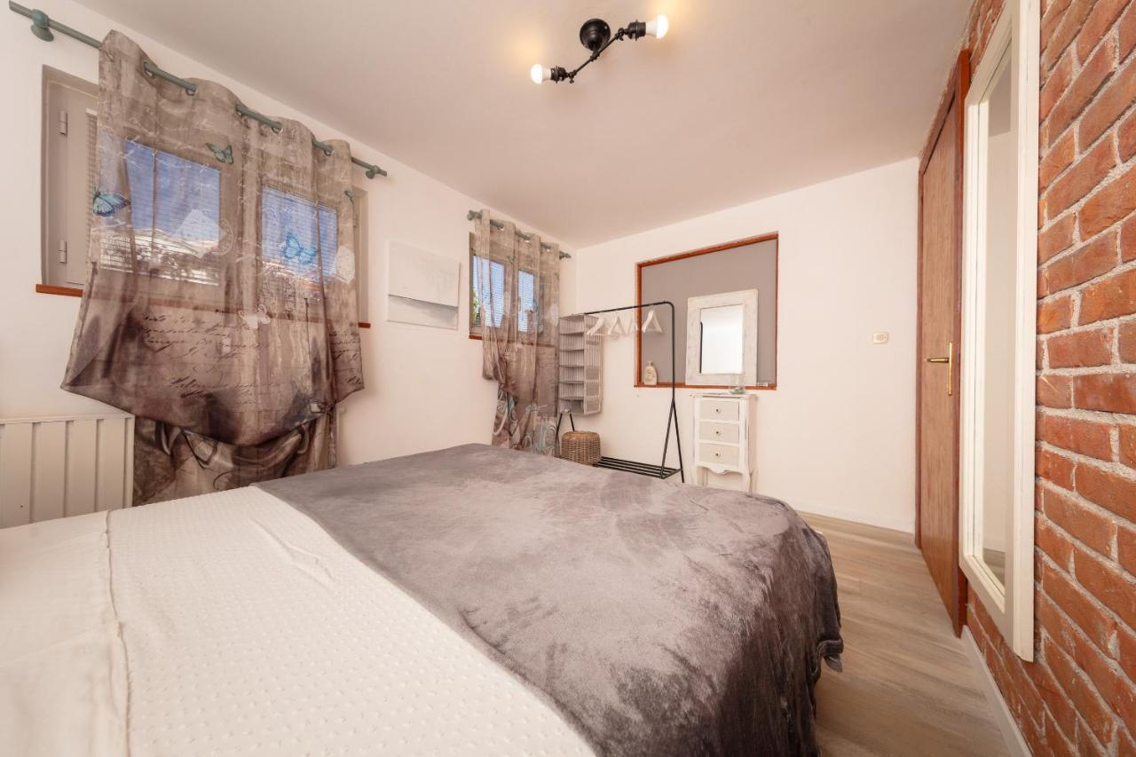 Casa Mia - Apartman Zara Medulin Eksteriør billede